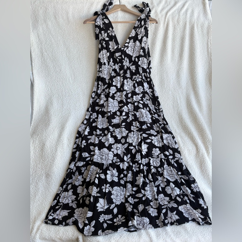 Charlotte Russe Black and White Floral Maxi Dress. Shoulder tie sleeveless